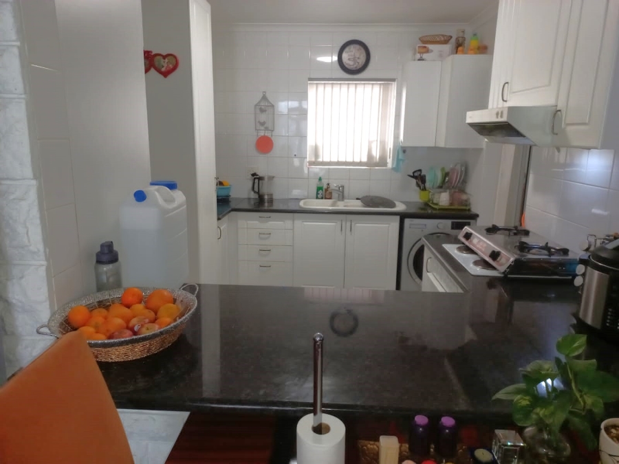 2 Bedroom Property for Sale in Harbour Island Western Cape